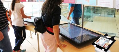 Supporto da Tavolo o Parete per Tablet / Ipad / eReader - Image 2